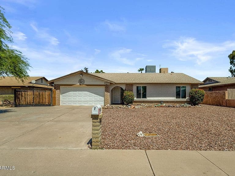 4126 W SWEETWATER Avenue photo 3