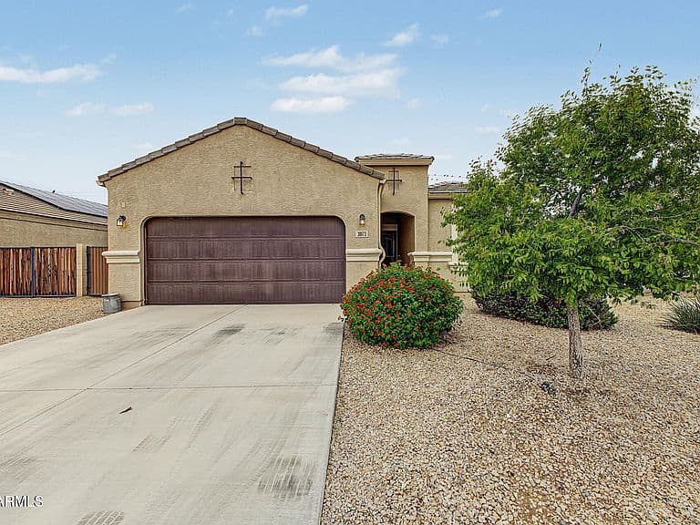 30173 N YUCCA Drive photo 1