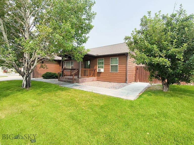 904 Ernie Ct photo 3