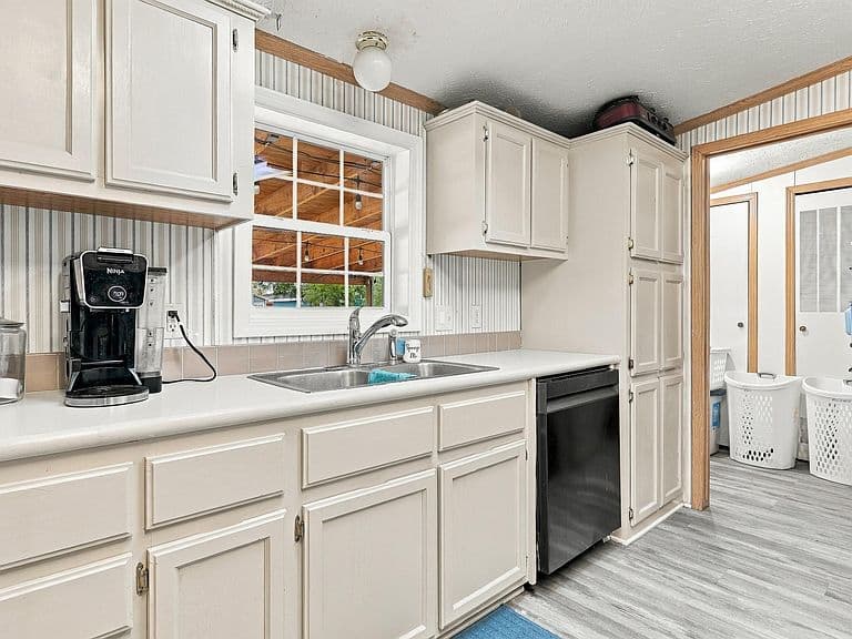 2340 Sunset Blvd photo 5