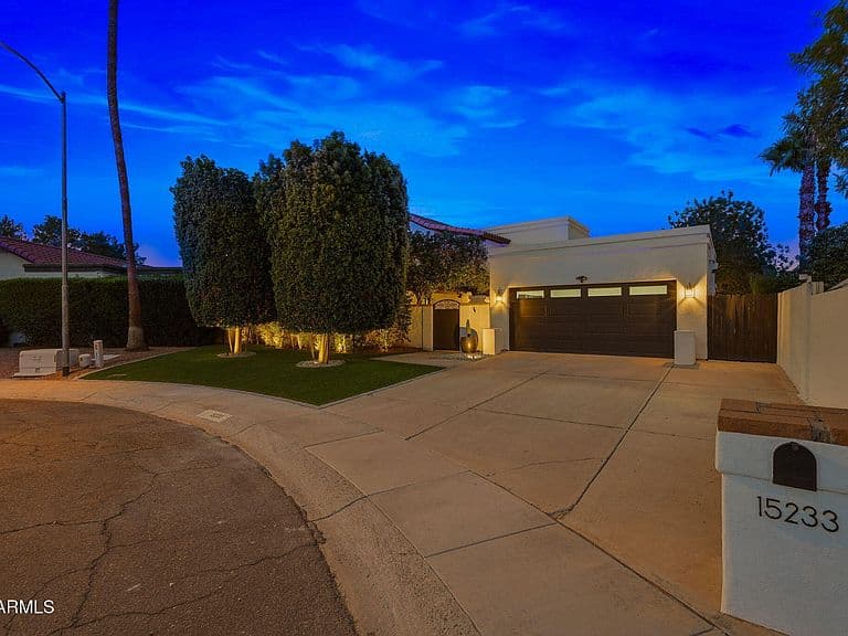 15233 N 51ST Street photo 2