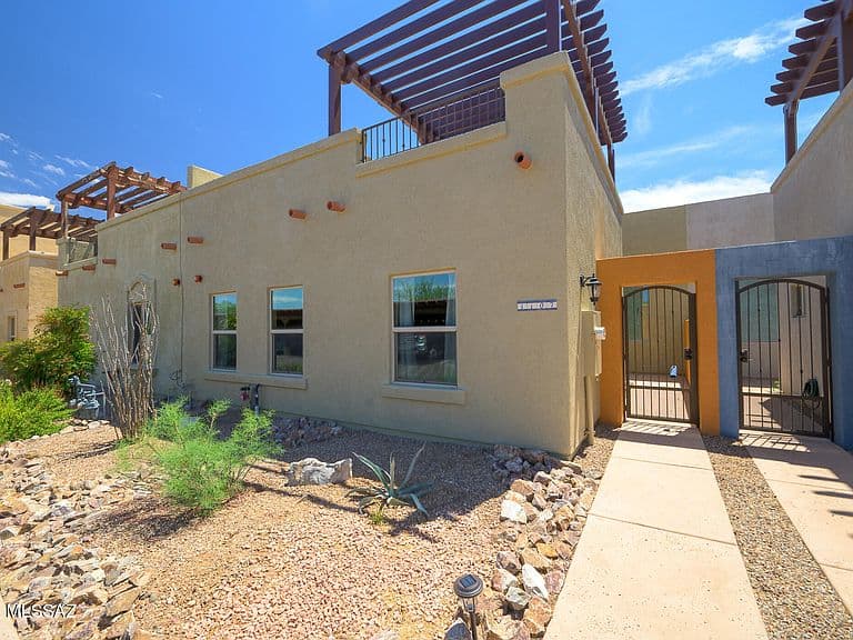 1107 Lombard Way photo 1