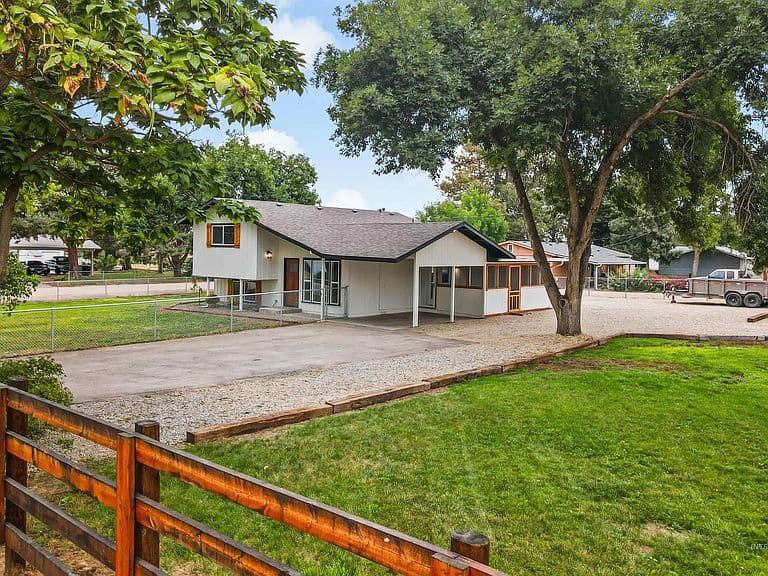 12162 Long St photo 1