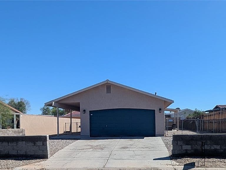 562 Palo Verde Drive photo 1