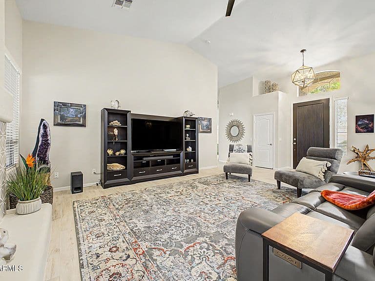 4944 E ARMOR Street photo 4