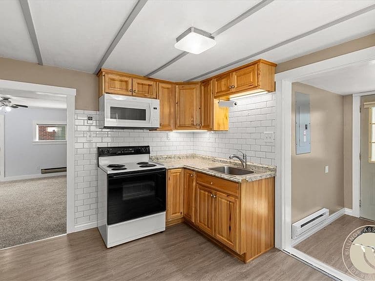 734 Avenue C photo 3