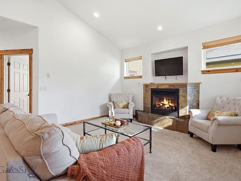 3935 Baxter Ln E photo 2