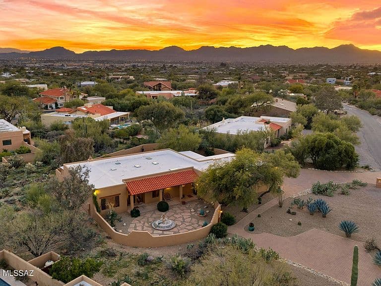 5716 N Camino Arturo photo 4