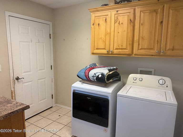 170 Lilac Dr photo 5