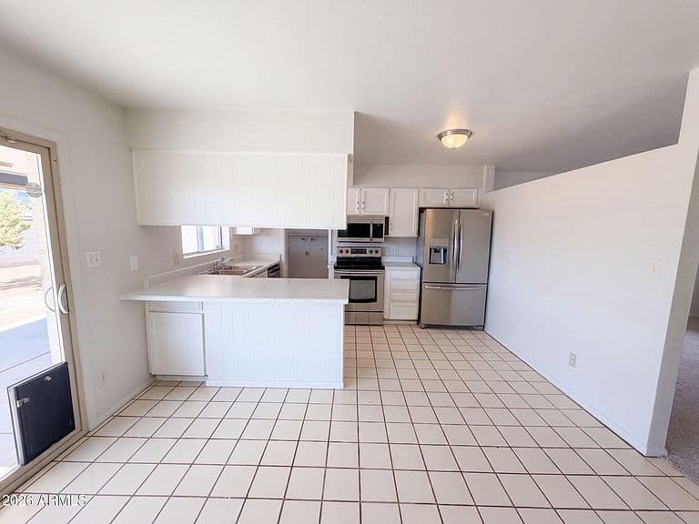 1413 W BEHREND Drive photo 2