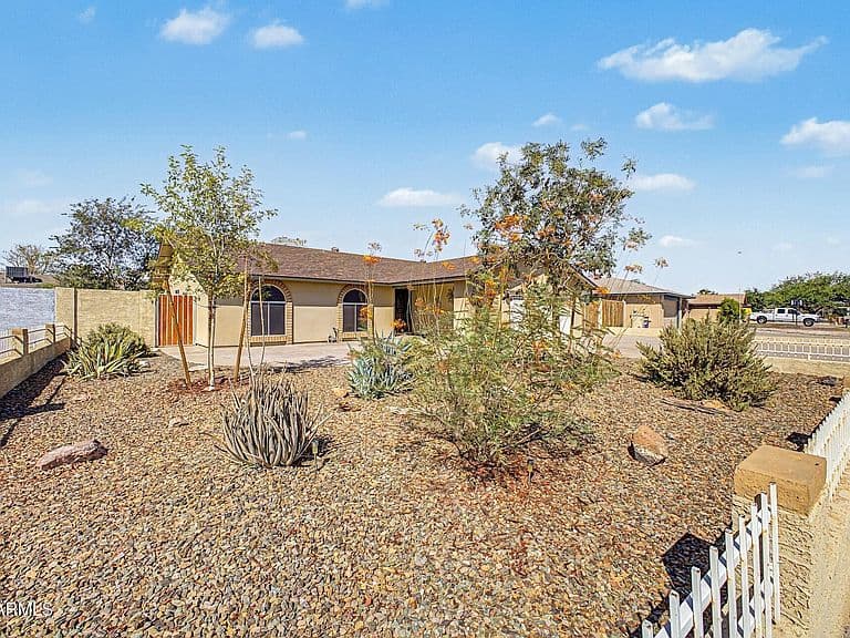7208 W SUNNYSLOPE Lane photo 5