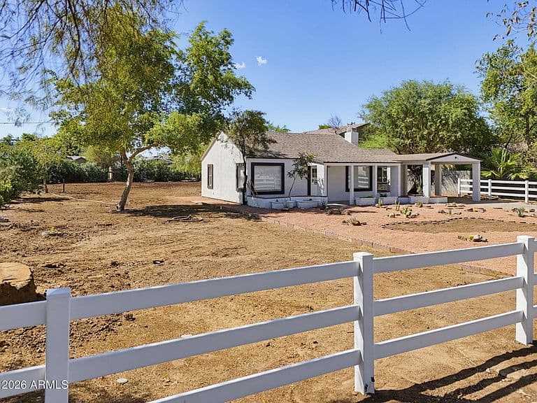 2241 W MORTEN Avenue photo 5