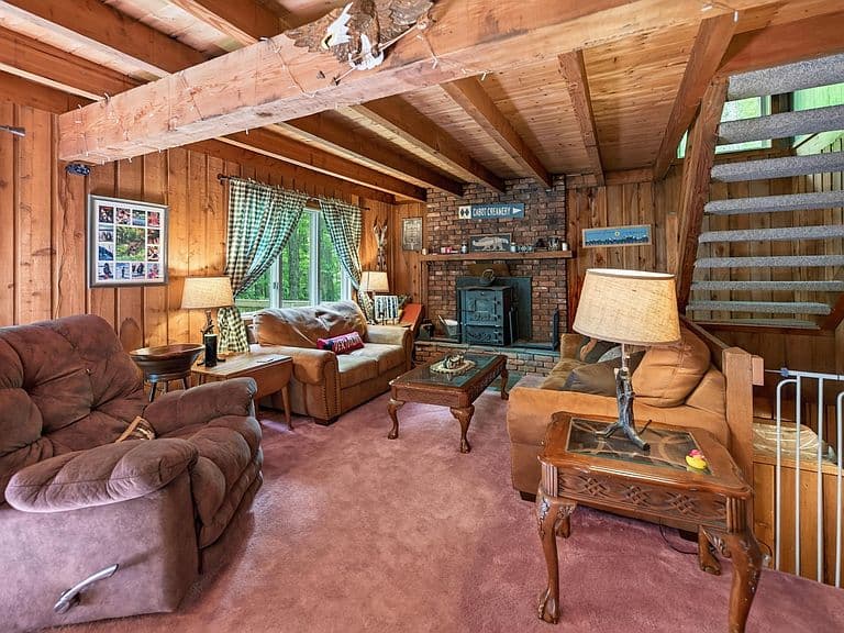 3 Woodchuck Lane photo 2