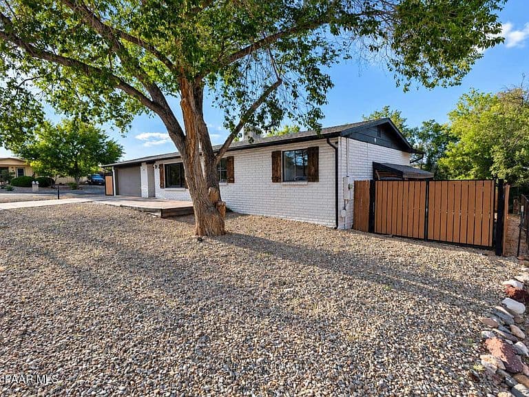 18 Antelope Dr photo 5