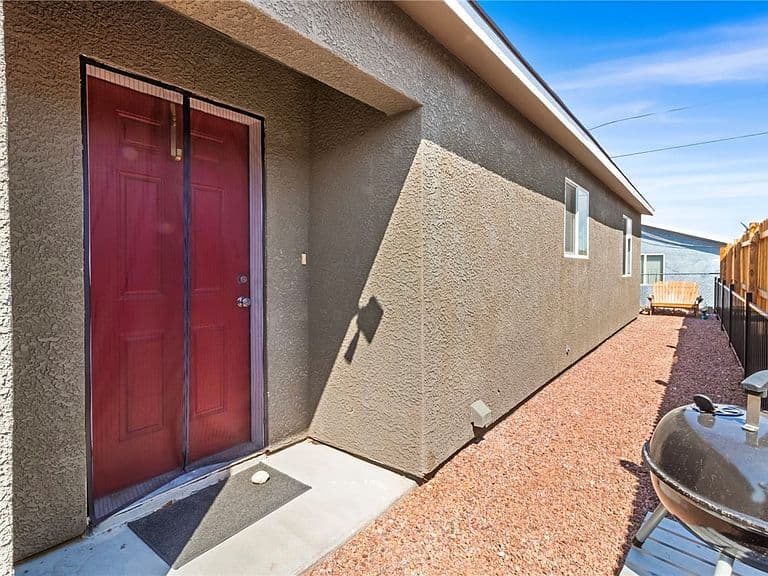 1816 Granada Drive photo 3