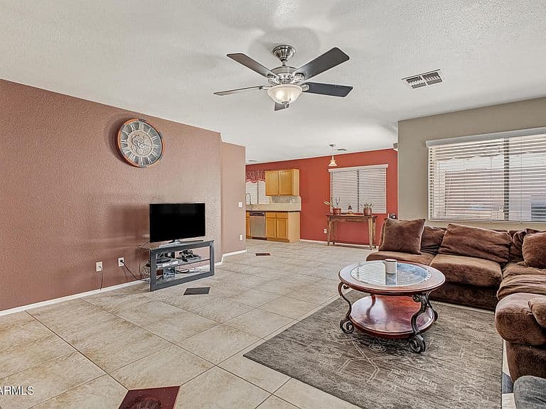821 E NARDINI Street photo 3