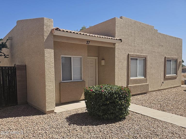 2300 E Magma Road Unit 27 photo 1