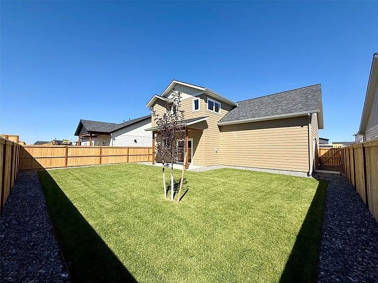 812 Accolade Loop photo 2