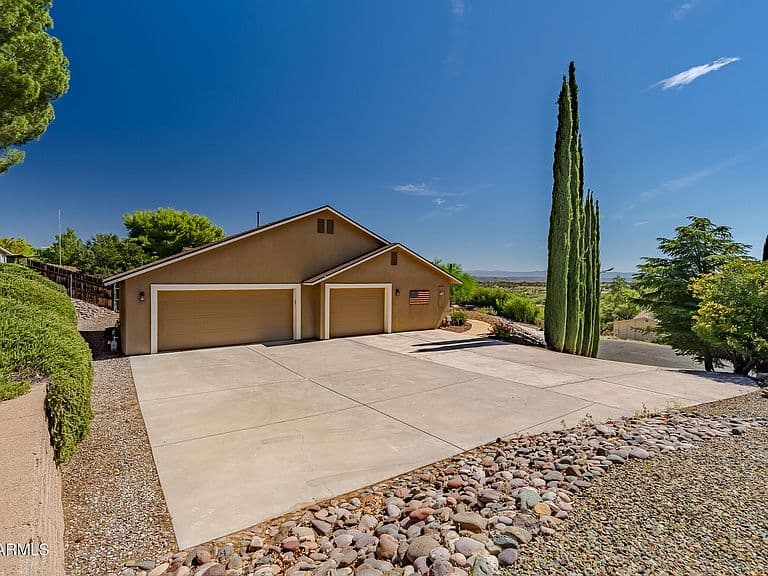 2054 S ELK Circle photo 2