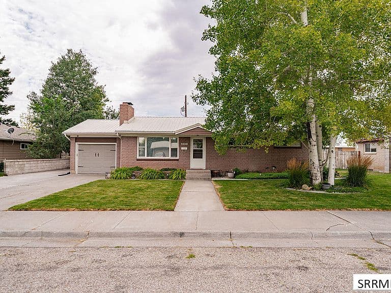 1330 Merrett Dr photo 1