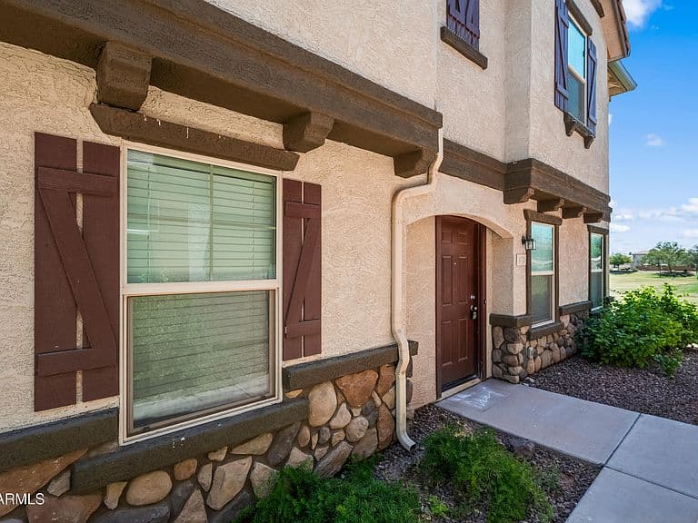 472 N RANGER Trail photo 1