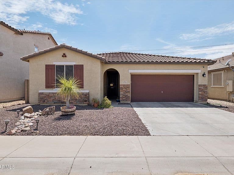 6914 S 78TH Drive photo 1