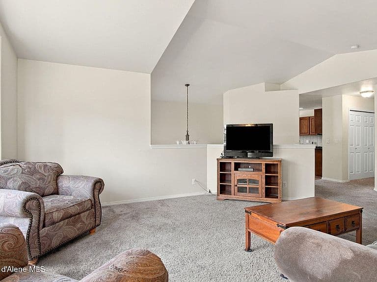 8220 N Salmonberry Loop photo 5