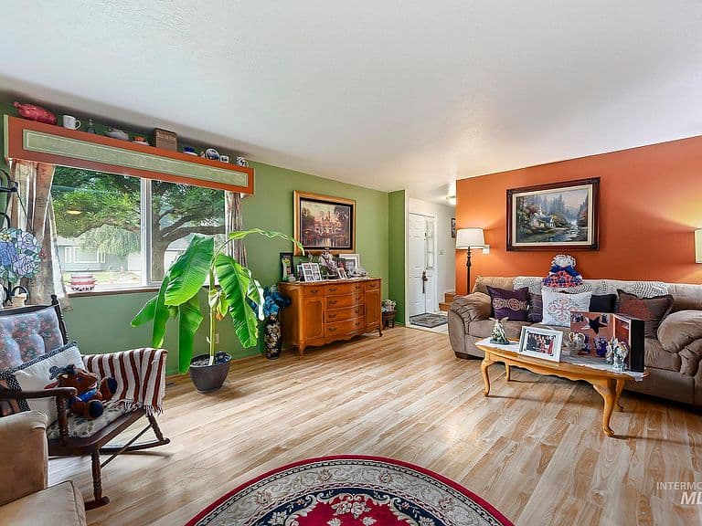 2345 Longbow Dr photo 3