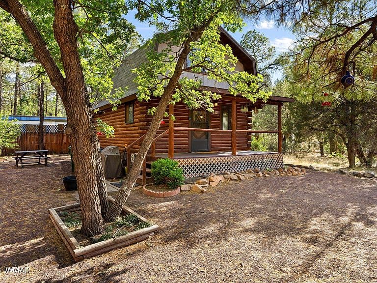 2863 Lazy River Ln photo 1