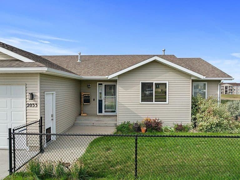2033 Lakeside St photo 2