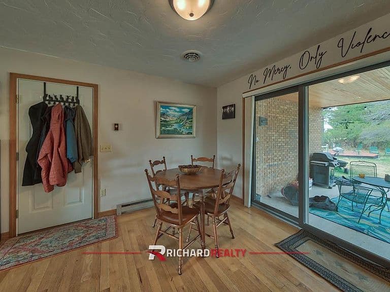 215 44th St N photo 4