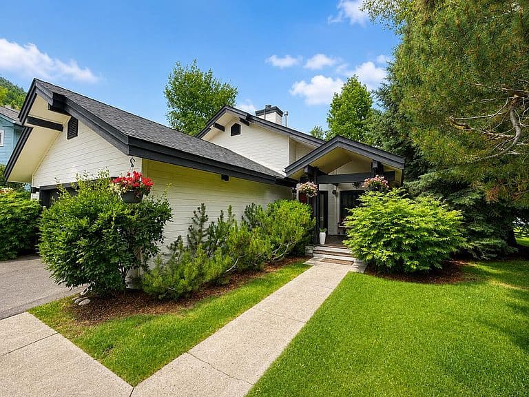 401 Evergreen Ln photo 3