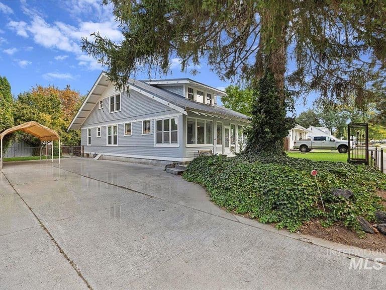 416 E Avenue A photo 3