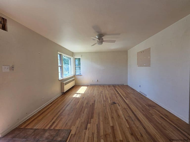 1626 Crook Ave photo 2