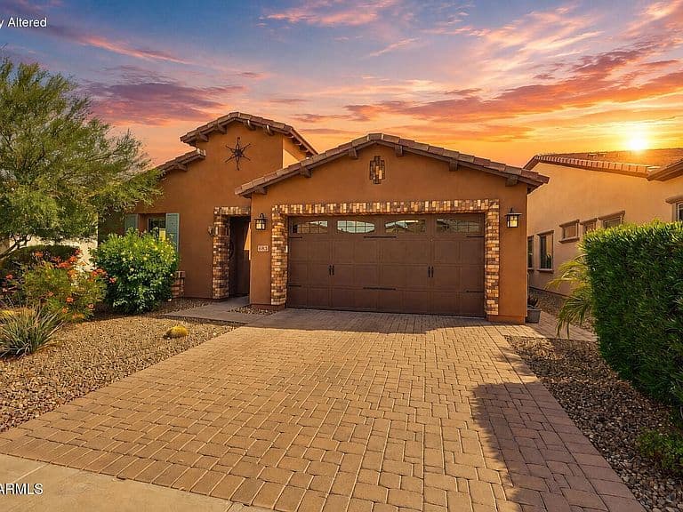 683 E CITRUS HOLLOW Way photo 3