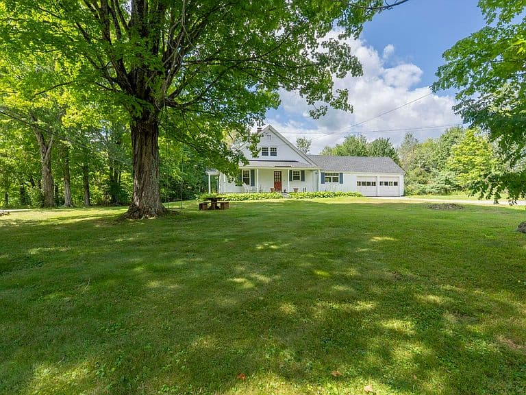 621 Bradford Road photo 4