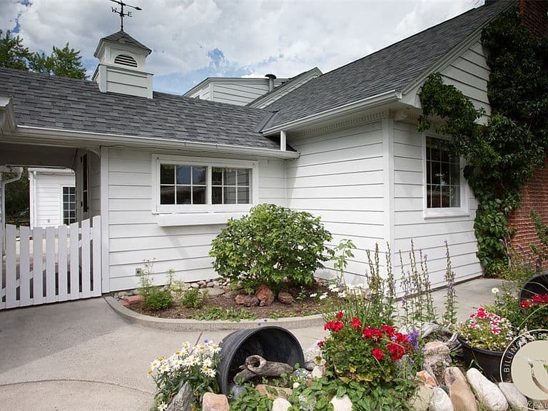 1102 Cottage Ln photo 3