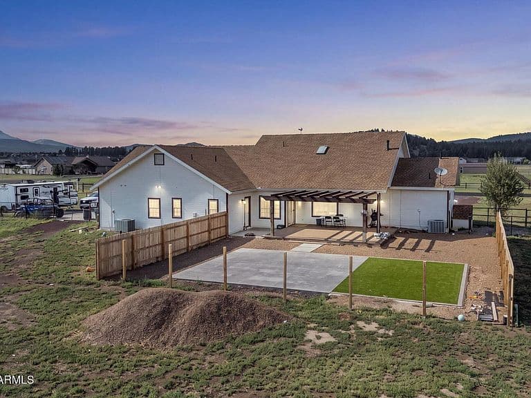 9152 E NEPTUNE Drive photo 3