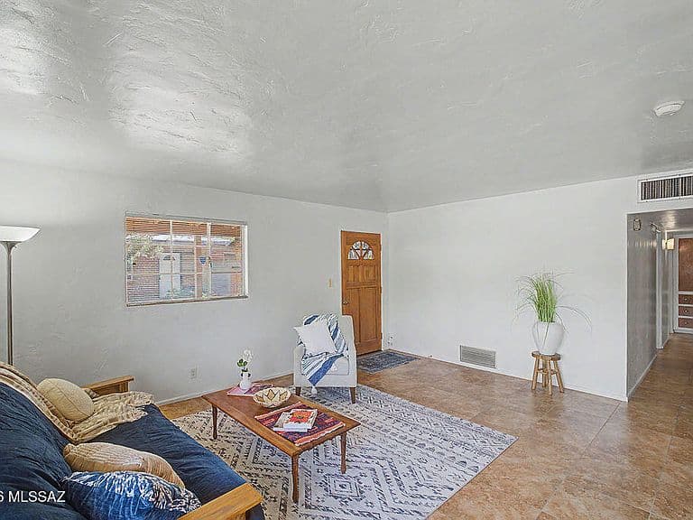 710 E Joan Pl photo 5