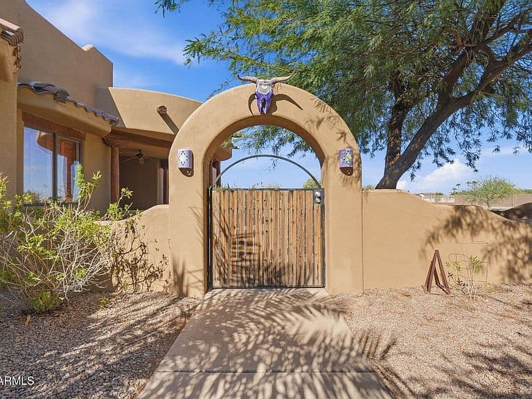 14706 S COUNTRY CLUB Drive photo 2