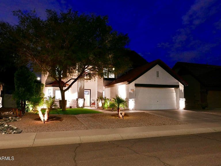 2470 E COUNTY DOWN Drive photo 4