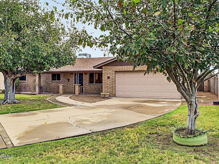 700 N KAREN Drive photo 1