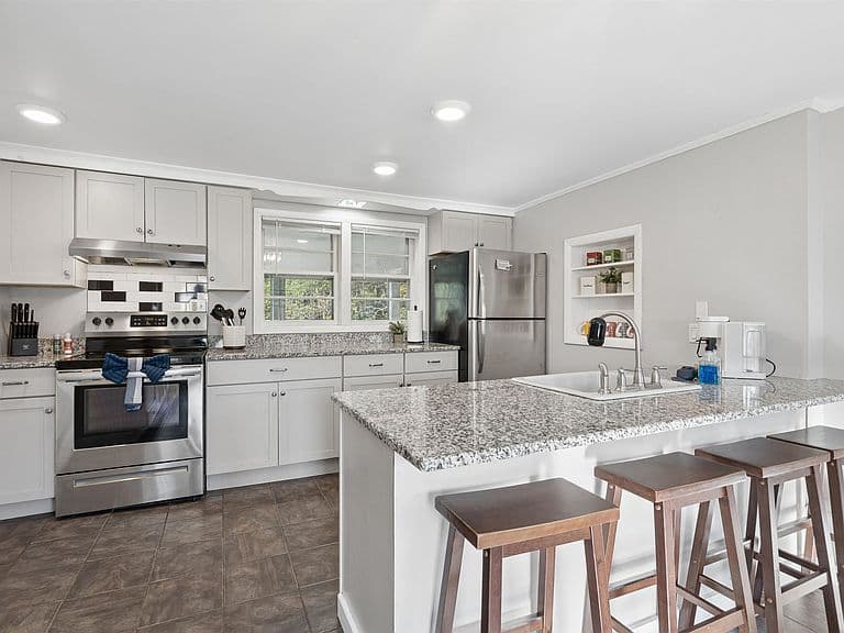 279 River Road photo 5