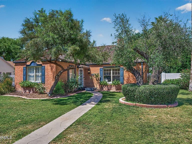 130 E ALVARADO Road photo 3