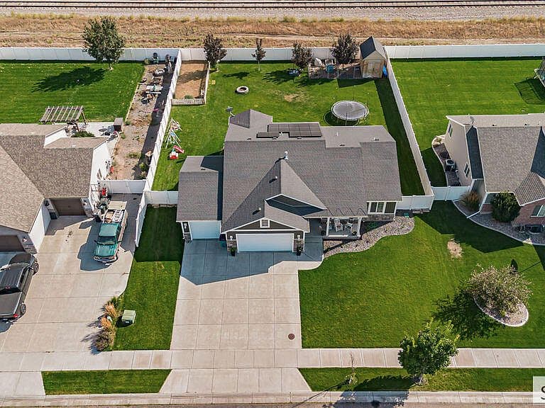 4216 E Vision Dr photo 2