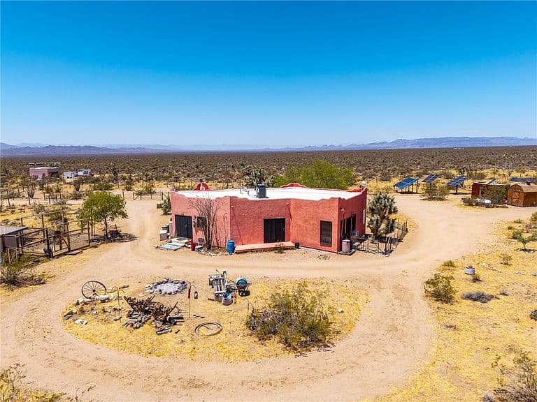 17685 S Jesse James Road photo 1