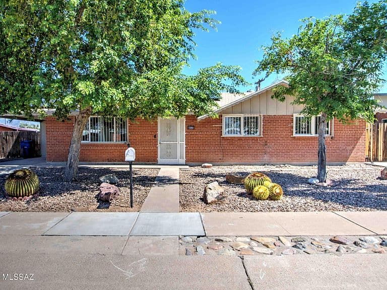 7253 E Eli Dr photo 1