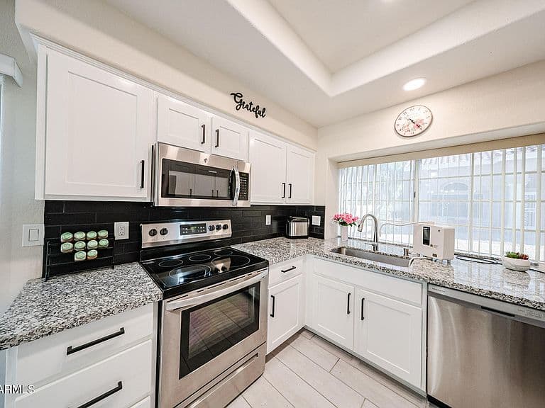 918 E ANNETTE Drive photo 5