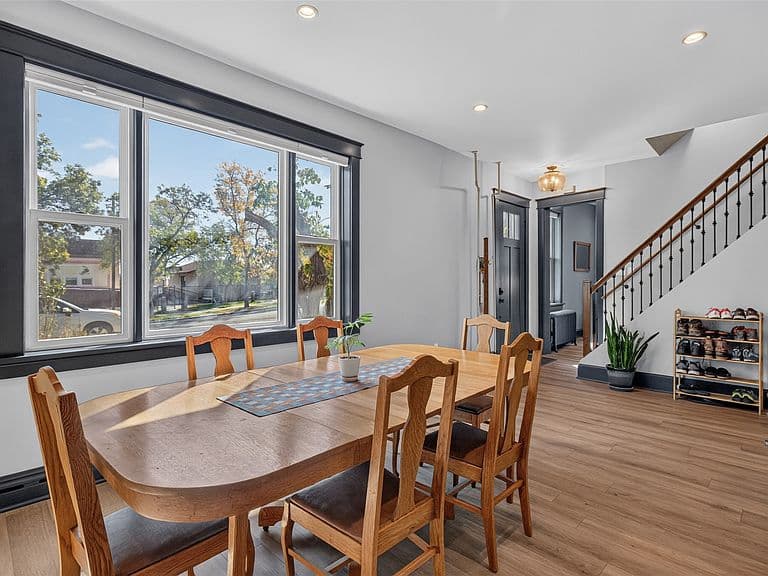 424 Harrison Ave photo 5