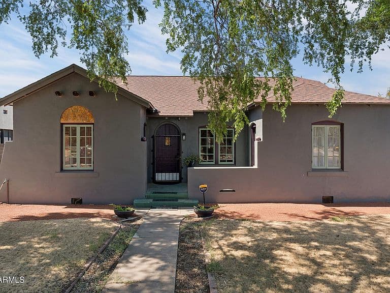 537 W WILLETTA Street photo 1